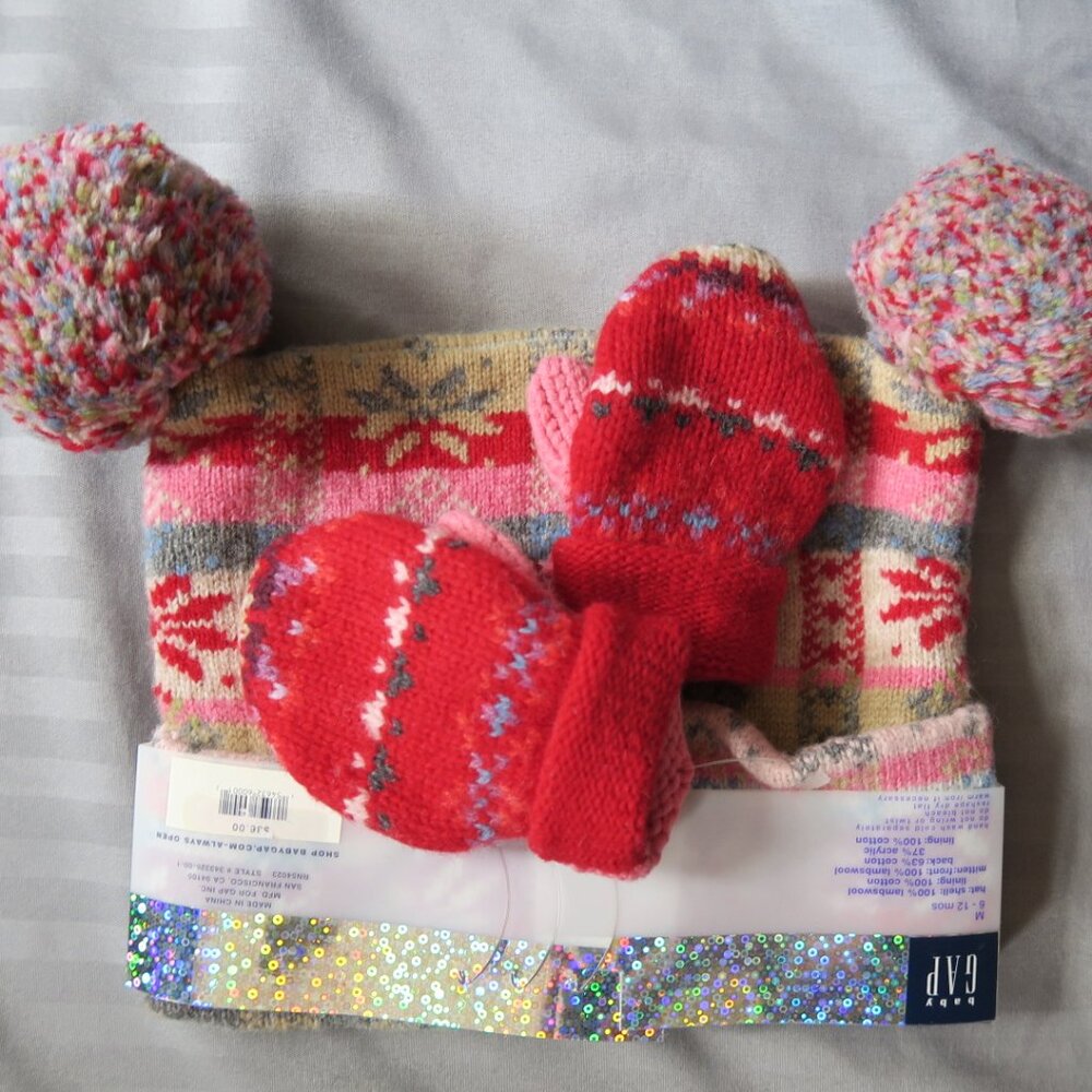 BabyGap Girls Adorable Knit Hat & Mittens  Size 6-12 months  NWT
